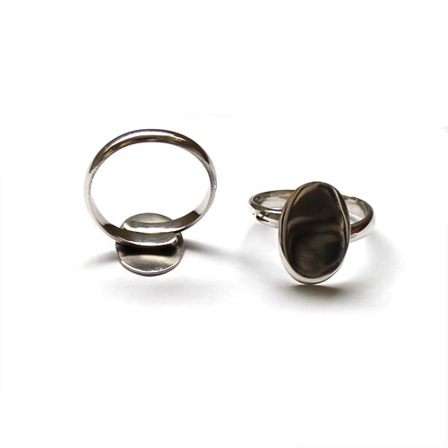 Zilveren ring met ovaal glad bovenplaatje, verstelbaar; per stuk