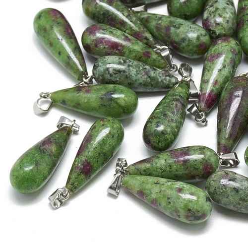 Ruby in Zoisite, druppelhanger, 10x30mm; per 5 stuks