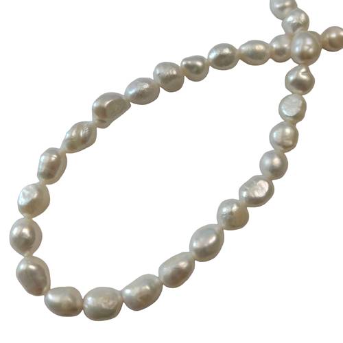 Pearl, baroque, 8-9mm, white off; per string